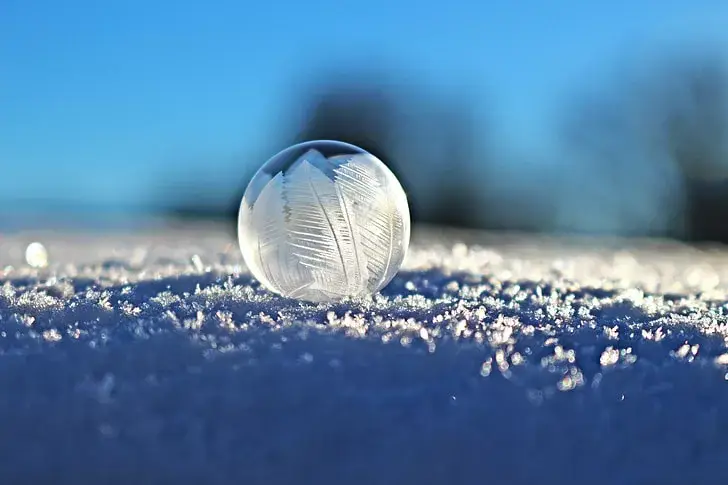 soap-bubble-bubble-eiskristalle-snow-preview