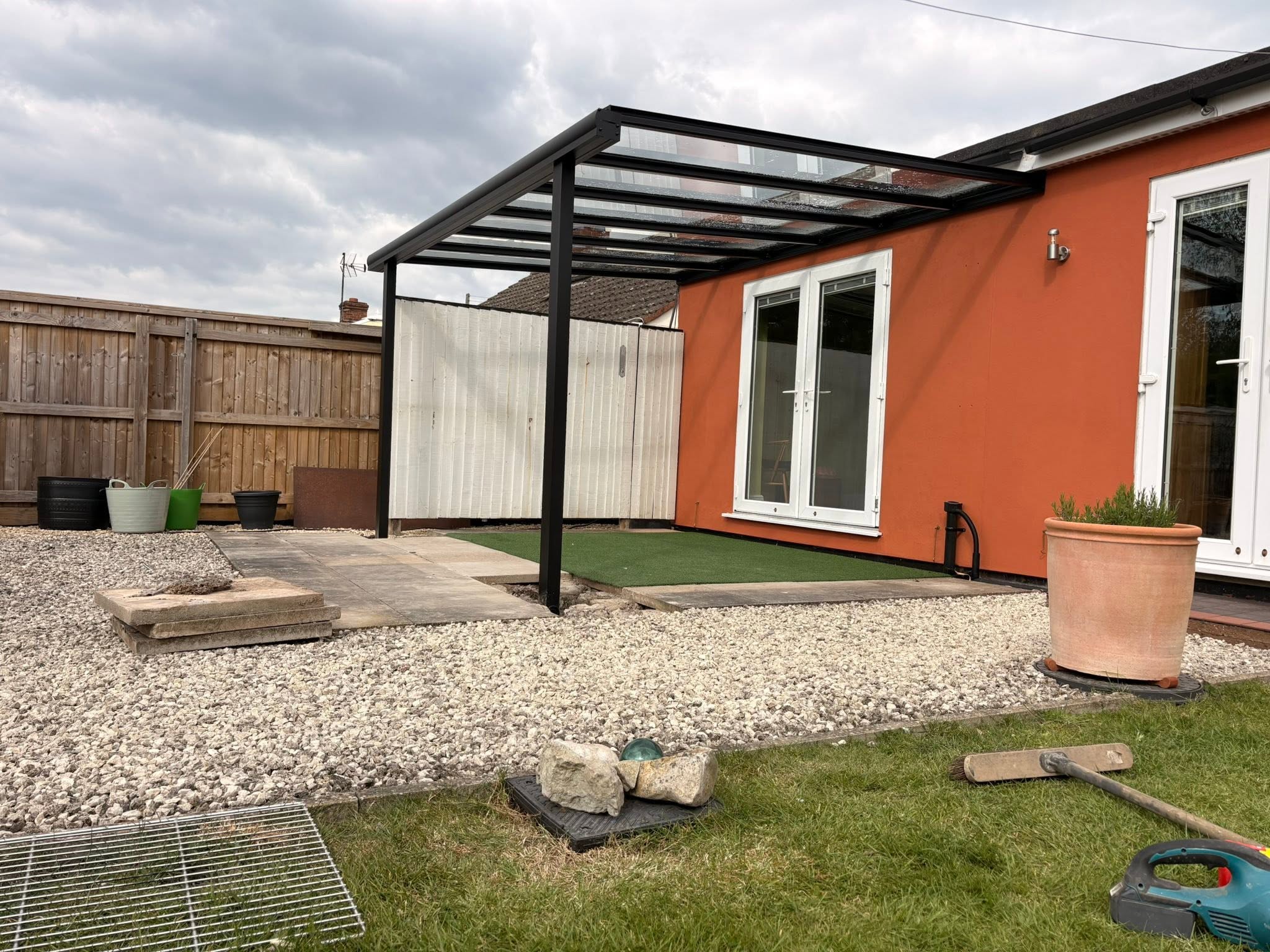 Canopy installed with inset columns